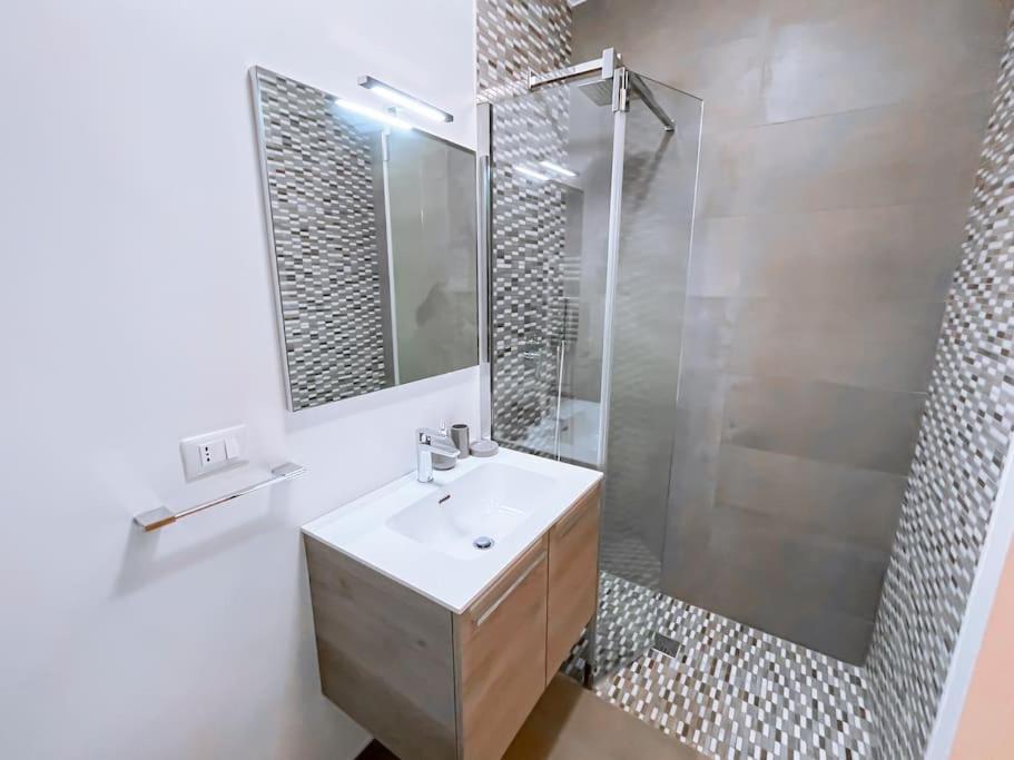 Luxury Bnb Dedeo Apartment Бари Екстериор снимка